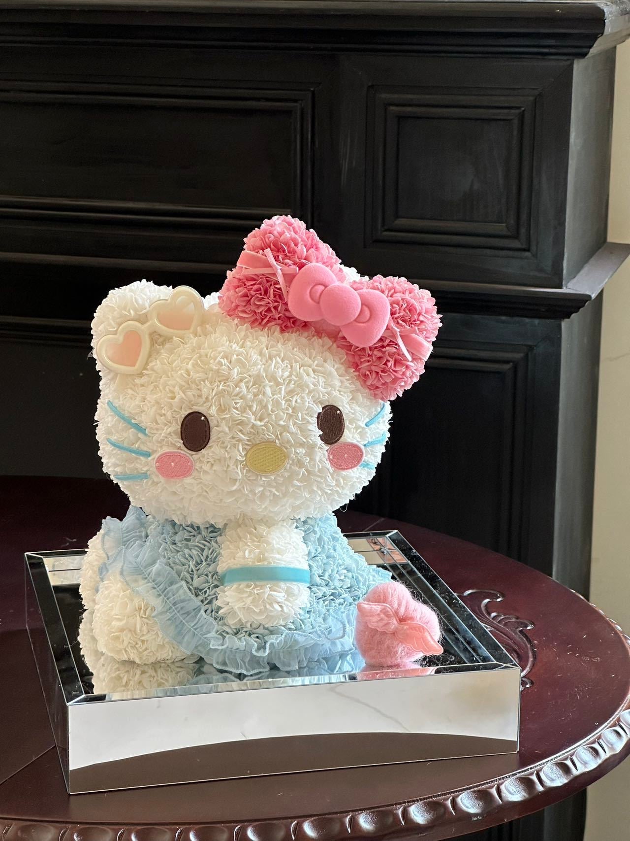 小藍裙Hello Kitty OCTAVIA