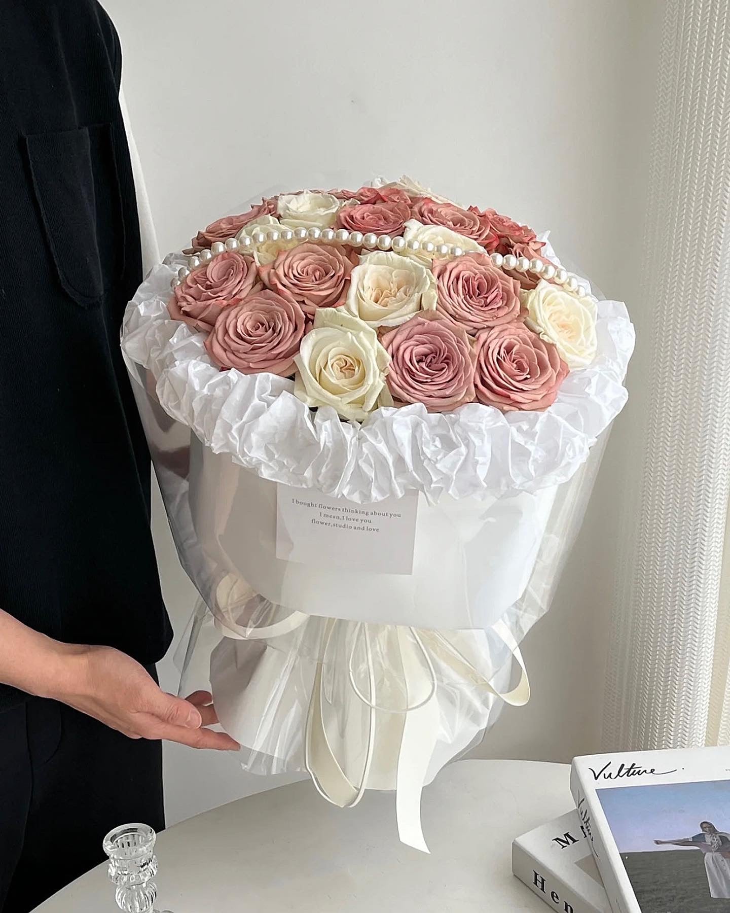 FF73 | Latte奶茶色玫瑰小香風花束 OCTAVIA