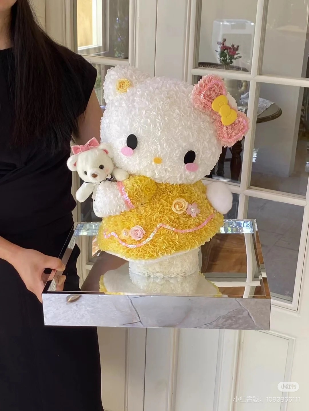 Hello Kitty(黃色小裙子) OCTAVIA