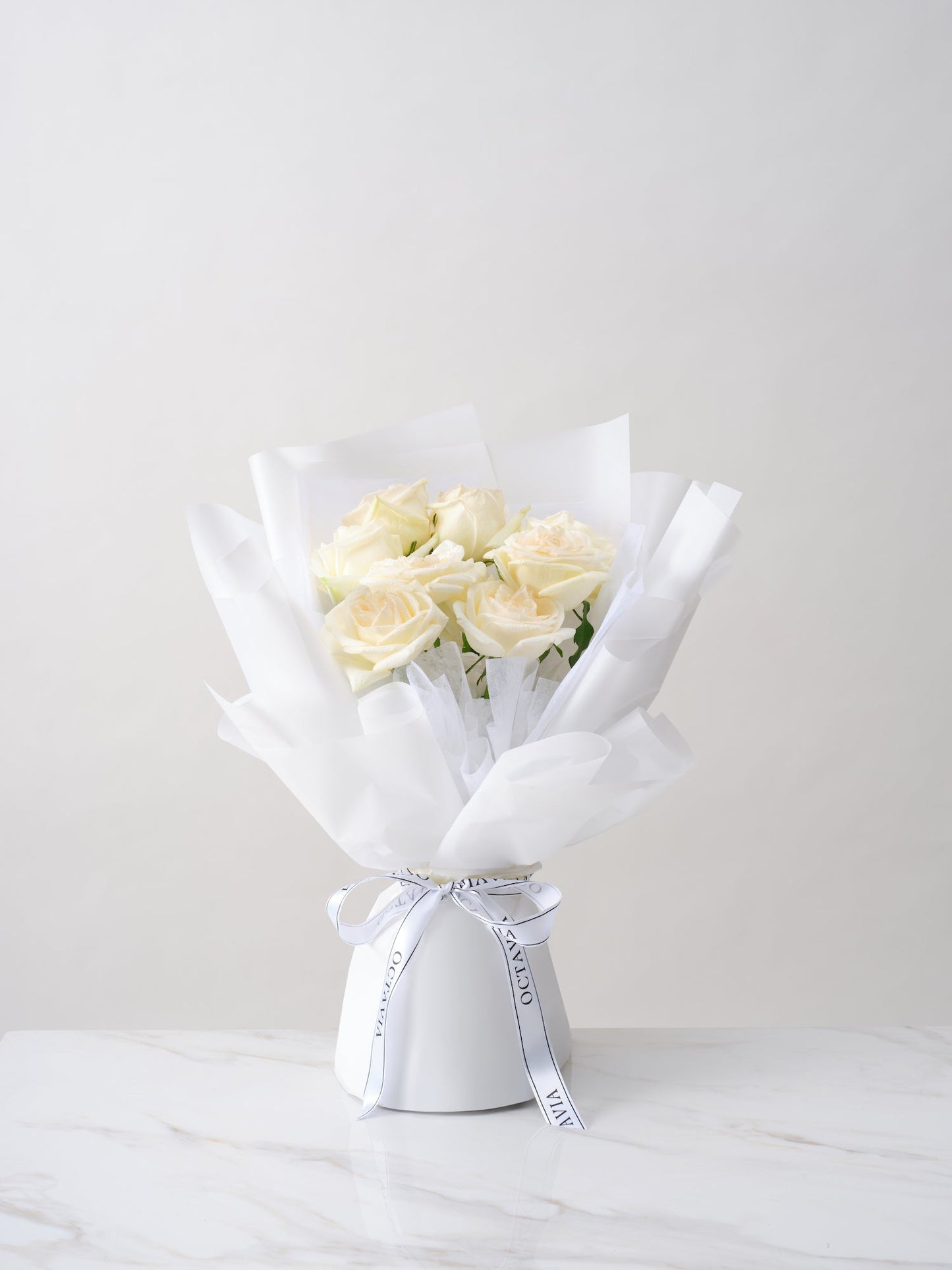 Regular Item-白玫瑰花束 OCTAVIA
