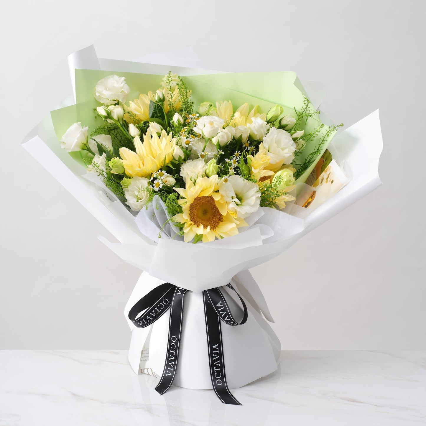 畢業花束 向日葵畢業花束 Creamy Sunflower 奶油向日葵 香港花店 OCTAVIA HK 清新黃色系田園風