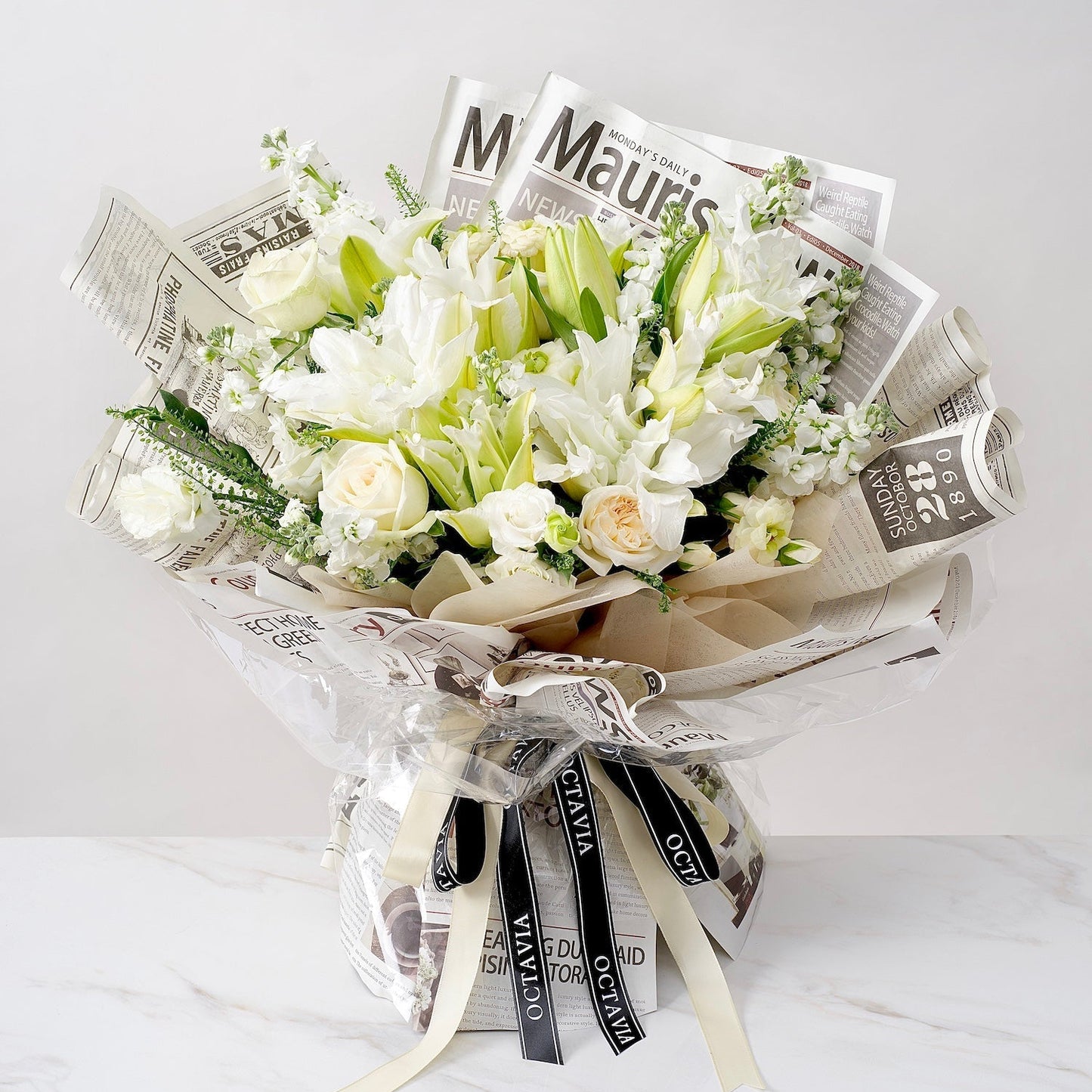 White Lily Bouquet In European Style歐美風白百合畢業花束 2026高級白百合花束 米白色  香港花店 OCTAVIA HK
