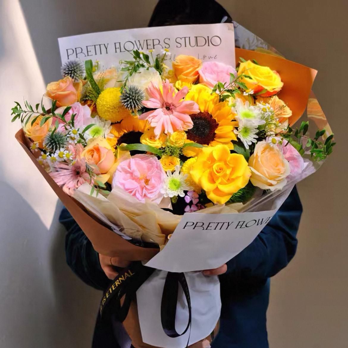 畢業花束 Autumn Rain 秋雨花束 香港花店 2026 玫瑰向日葵 畢業花束 即日花束